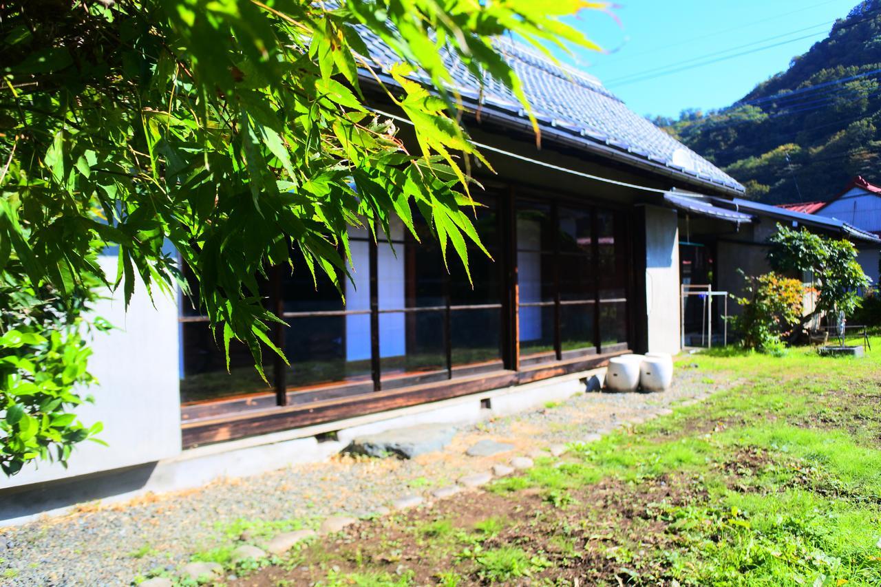 Guest House Yukari Tsuru Экстерьер фото